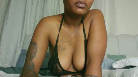 Amarie noels online show from November 3, 11:37 pm
