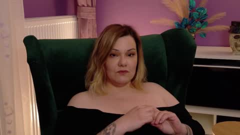 Snapshot of dominasadique chatting on February 14, 11:53 pm SADE online show from February 14, 11:53 pm