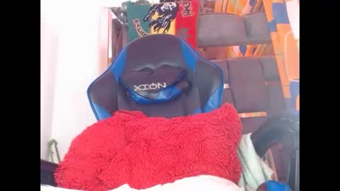 Snapshot of dominic751 chatting on October 12, 7:35 pm dominic751 online show from October 12, 7:35 pm