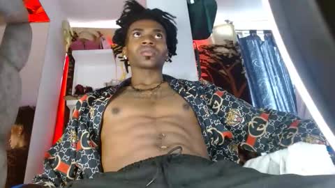 Snapshot of dominic751 chatting on November 2, 3:36 pm dominic751 online show from November 2, 3:36 pm