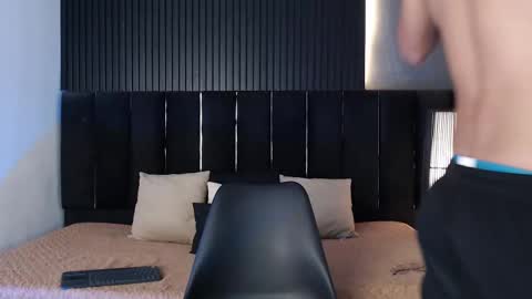 Snapshot of dominic_ghost chatting on October 2, 10:17 pm Dominic online show from October 2, 10:17 pm