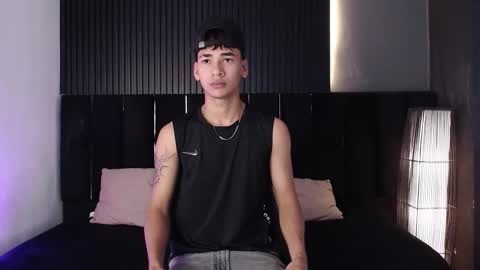 Snapshot of dominic_ghost chatting on November 14, 10:07 pm Dominic online show from November 14, 10:07 pm