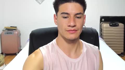 Snapshot of dominic_radccliffe chatting on September 11, 3:06 am Your real love online show from September 11, 3:06 am