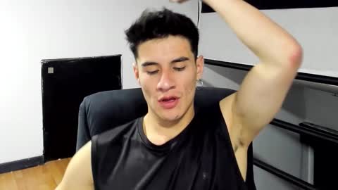 Snapshot of dominic_radccliffe chatting on November 19, 3:17 am Your real love online show from November 19, 3:17 am