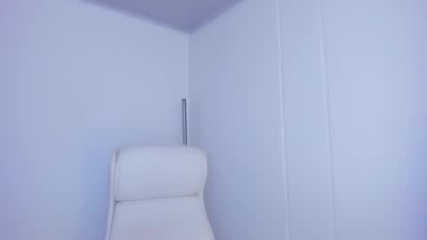 Snapshot of dominique_21x chatting on November 22, 5:28 am DOMINIC online show from November 22, 5:28 am