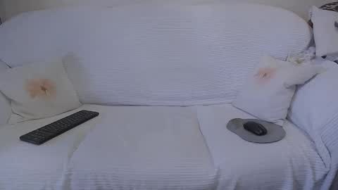 Snapshot of donnadoll4u chatting on November 13, 9:19 am Erica online show from November 13, 9:19 am