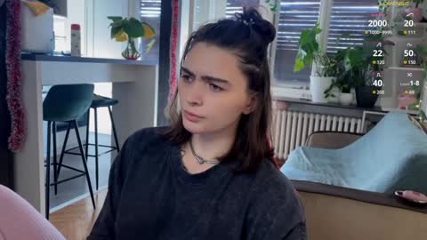 Snapshot of dorfmatratze_ chatting on December 18, 9:58 am Alice online show from December 18, 9:58 am