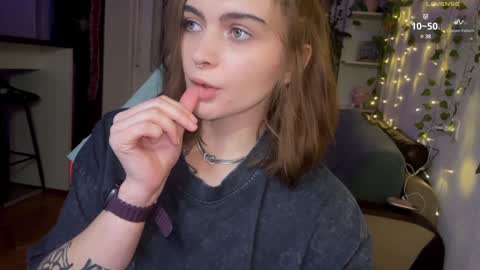 Snapshot of dorfmatratze_ chatting on December 23, 2:50 pm Alice online show from December 23, 2:50 pm