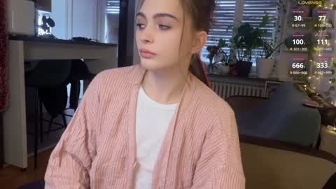 Snapshot of dorfmatratze_ chatting on January 12, 8:04 am Alice online show from January 12, 8:04 am