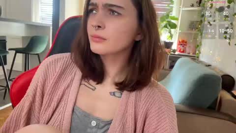 Snapshot of dorfmatratze_ chatting on February 25, 10:15 am Alice online show from February 25, 10:15 am