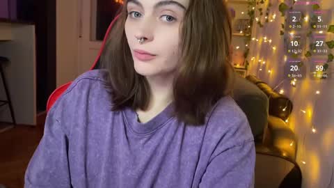 Snapshot of dorfmatratze_ chatting on March 6, 5:43 pm Alice online show from March 6, 5:43 pm