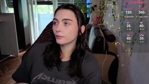 Snapshot of dorfmatratze_ chatting on September 28, 7:36 am Alice online show from September 28, 7:36 am