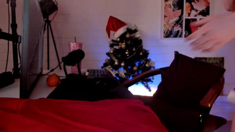Snapshot of dorothygilbert chatting on December 14, 3:36 pm Next stream November 24 online show from December 14, 3:36 pm