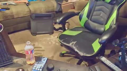 DotYourEyezez  online show from December 12, 12:33 pm