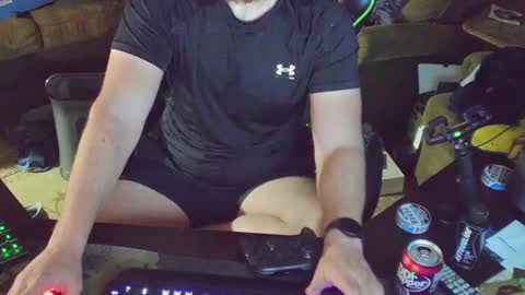 DotYourEyezez  online show from February 4, 9:49 am