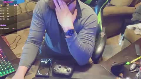 DotYourEyezez  online show from March 4, 8:02 am