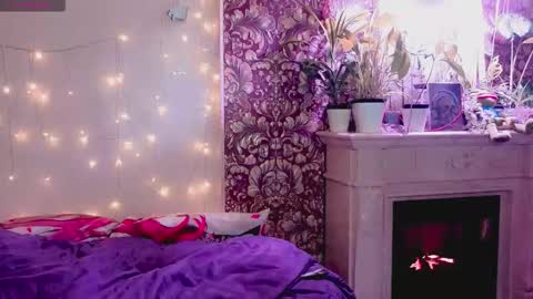 Snapshot of doublebubblecum chatting on December 18, 2:28 am Angie online show from December 18, 2:28 am