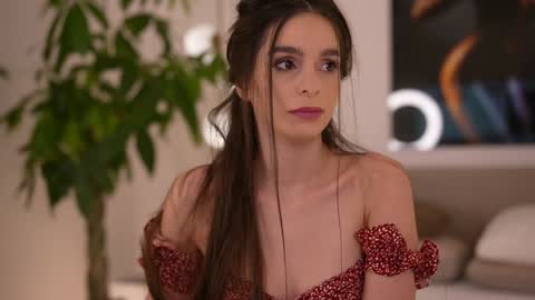 Snapshot of dovia chatting on October 26, 7:03 am . . online show from October 26, 7:03 am