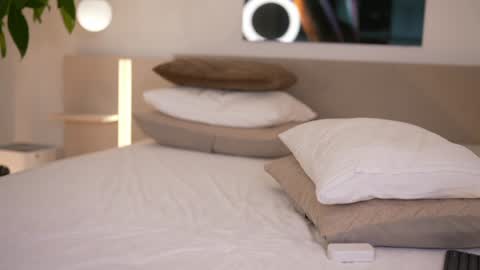 Snapshot of dovia chatting on December 5, 8:01 am . . online show from December 5, 8:01 am