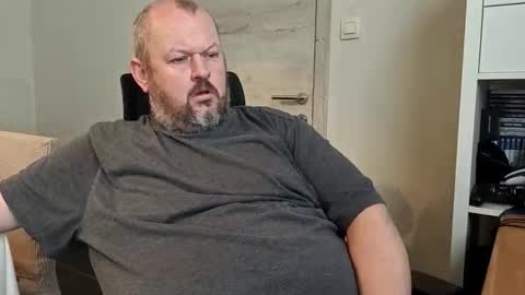 Snapshot of dpau76 chatting on November 3, 8:48 am Danny online show from November 3, 8:48 am