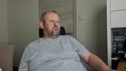 Snapshot of dpau76 chatting on November 14, 9:41 am Danny online show from November 14, 9:41 am