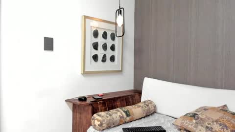 Snapshot of dracaryss_ chatting on December 20, 1:33 pm Lissa Or DRACARYSS your dragon Queen online show from December 20, 1:33 pm