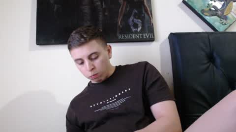 draco_boy2000 online show from December 5, 7:49 pm