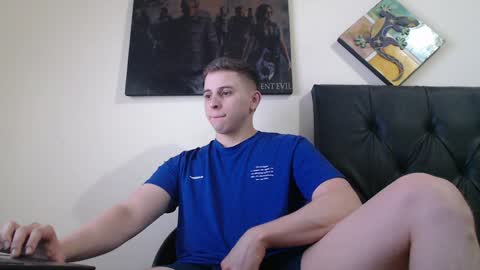 draco_boy2000 online show from January 23, 7:29 pm