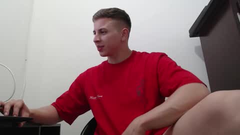 draco_boy2000 online show from September 9, 9:25 pm