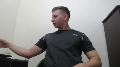 draco_boy2000 online show from October 15, 9:15 pm