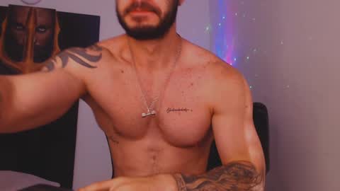 Snapshot of drake_cole11 chatting on December 9, 1:02 pm drake_cole11 online show from December 9, 1:02 pm