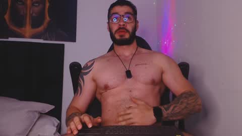 Snapshot of drake_cole11 chatting on December 13, 10:30 am drake_cole11 online show from December 13, 10:30 am