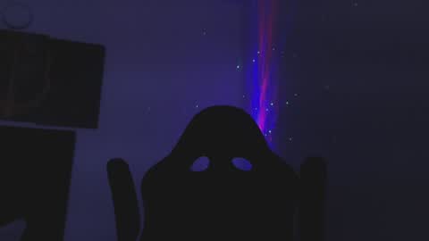 Snapshot of drake_cole11 chatting on December 17, 3:17 pm drake_cole11 online show from December 17, 3:17 pm