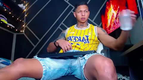 Drake online show from February 13, 10:33 pm