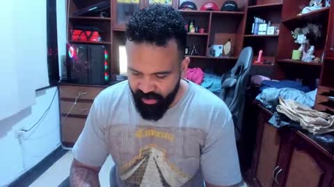 Snapshot of drako_argenti_ chatting on December 11, 5:00 am Drako online show from December 11, 5:00 am