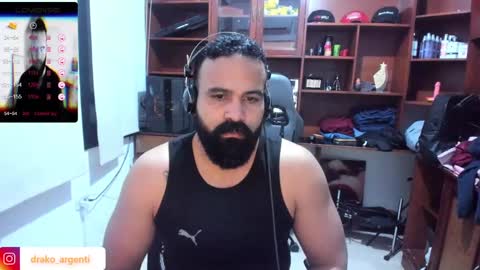 Snapshot of drako_argenti_ chatting on December 20, 8:28 am Drako online show from December 20, 8:28 am