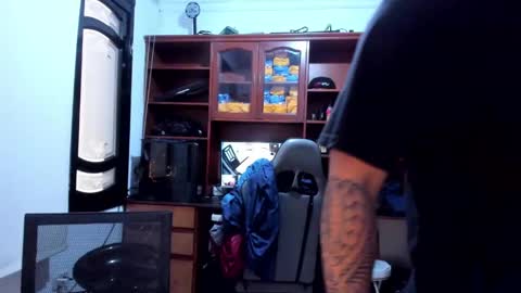 Snapshot of drako_argenti_ chatting on December 29, 6:16 pm Drako online show from December 29, 6:16 pm