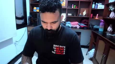 Snapshot of drako_argenti_ chatting on January 6, 11:40 am Drako online show from January 6, 11:40 am