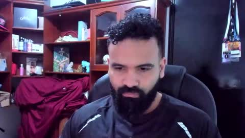 Snapshot of drako_argenti_ chatting on March 8, 3:17 am Drako online show from March 8, 3:17 am