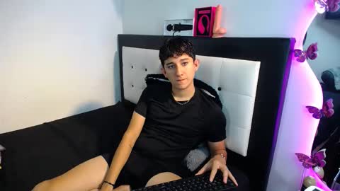 -- nicolle and jhon -- online show from October 9, 10:57 am