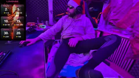 Snapshot of drawingcock chatting on December 1, 12:15 am drawingcock online show from December 1, 12:15 am