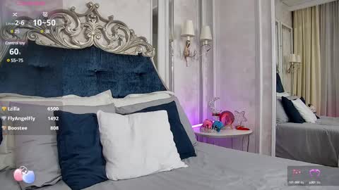 Snapshot of dream_blonde_ chatting on February 15, 12:15 am Maria online show from February 15, 12:15 am