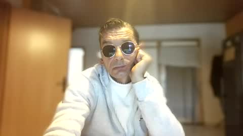 Snapshot of dreambob chatting on October 11, 11:20 am Dreambob online show from October 11, 11:20 am