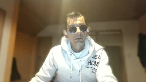 Snapshot of dreambob chatting on October 28, 6:54 pm Dreambob online show from October 28, 6:54 pm