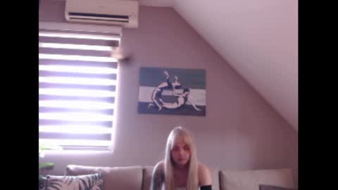 A girl online show from March 10, 10:59 am