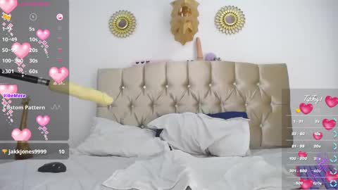 Sophia online show from December 6, 6:06 pm