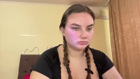 Mila online show from October 13, 2:50 pm