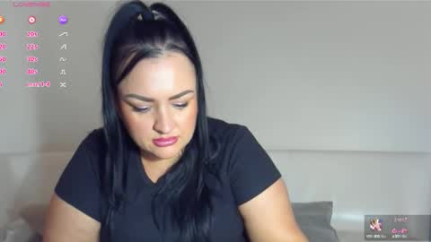 Snapshot of dreamyhousewife1 chatting on October 16, 4:52 pm dreamyhousewife1 online show from October 16, 4:52 pm