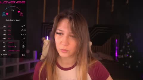 Snapshot of dreamylinaaa chatting on December 29, 1:49 pm Lina online show from December 29, 1:49 pm