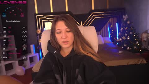 Snapshot of dreamylinaaa chatting on December 30, 10:32 am Lina online show from December 30, 10:32 am